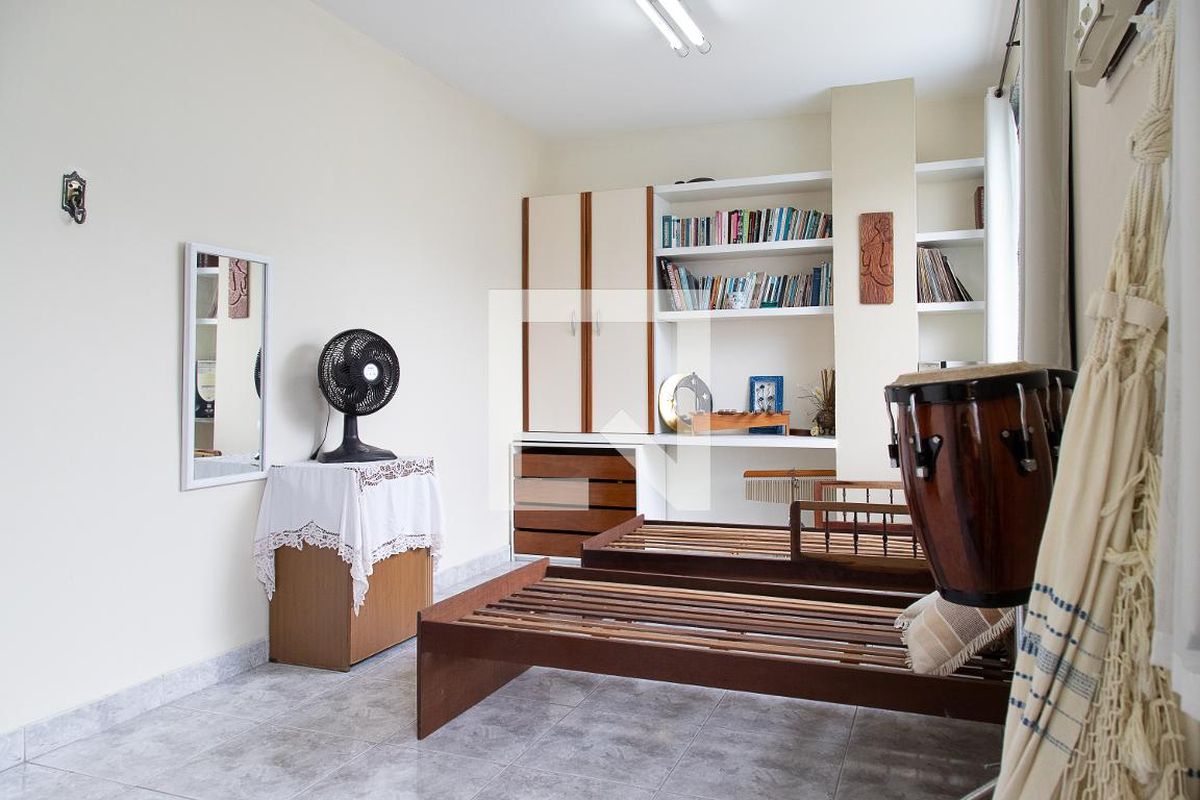 Casa, 4 quartos, 240 m² - Foto 35