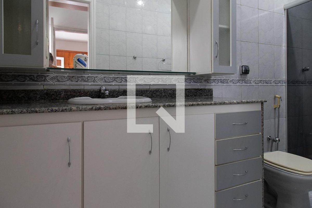 Casa, 4 quartos, 240 m² - Foto 43