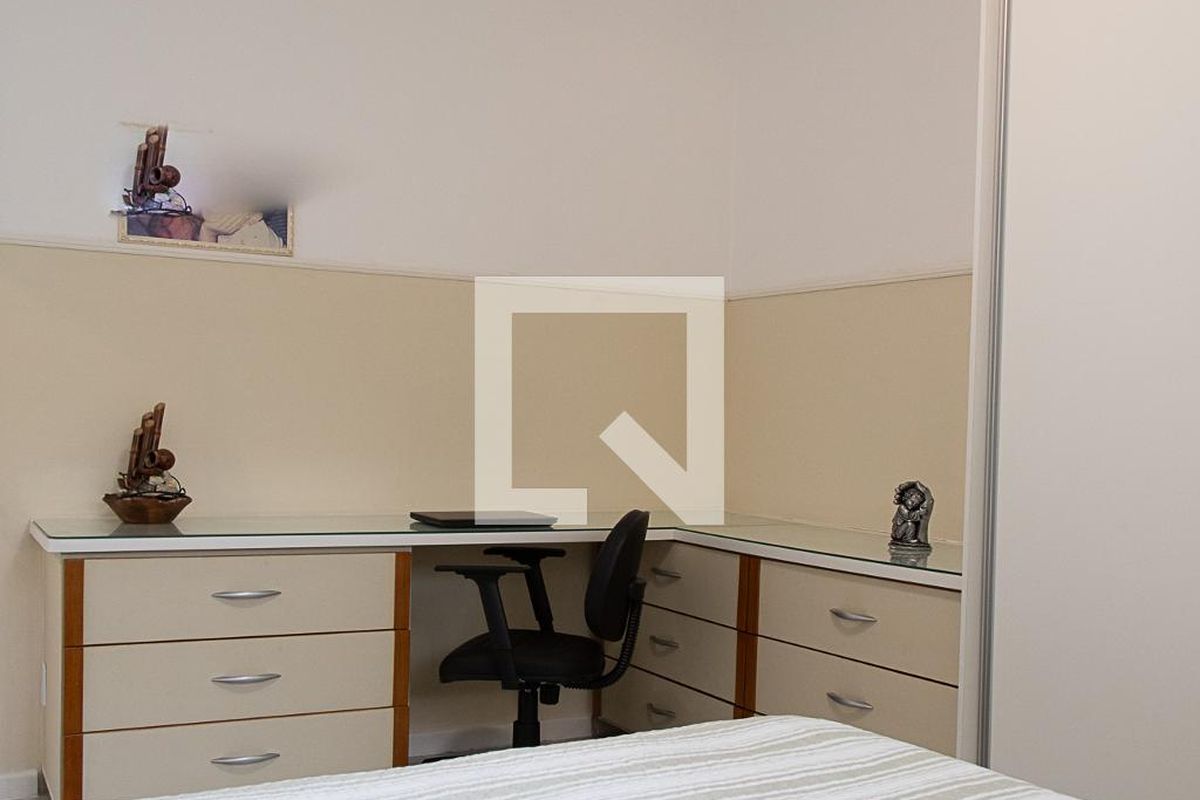 Casa, 4 quartos, 240 m² - Foto 14