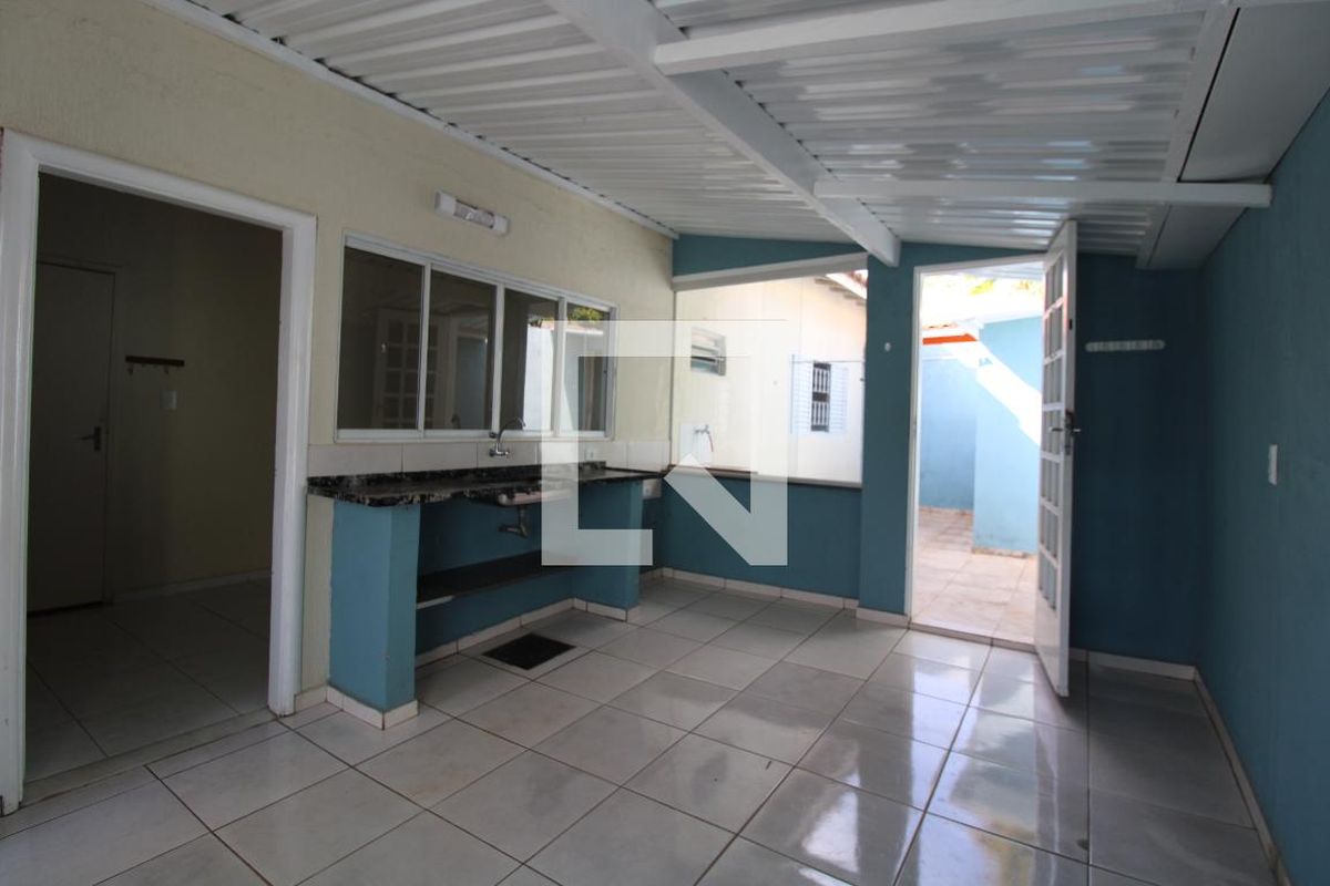 Casa à Venda - Nova Campinas, 3 Quartos,  250 m2 em , Campinas - sp | SoloBR
