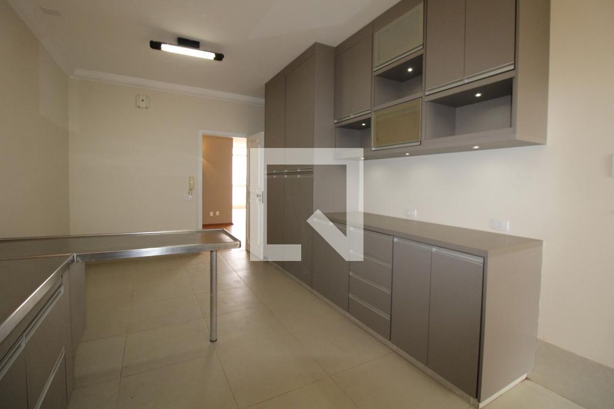 Apartamento à Venda - Centro, 3 Quartos,  200 m2 em , Campinas - sp | SoloBR