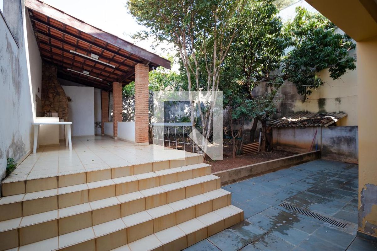 Casa à Venda - Jardim Flamboyant, 4 Quartos,  358 m2 em , Campinas - sp | SoloBR