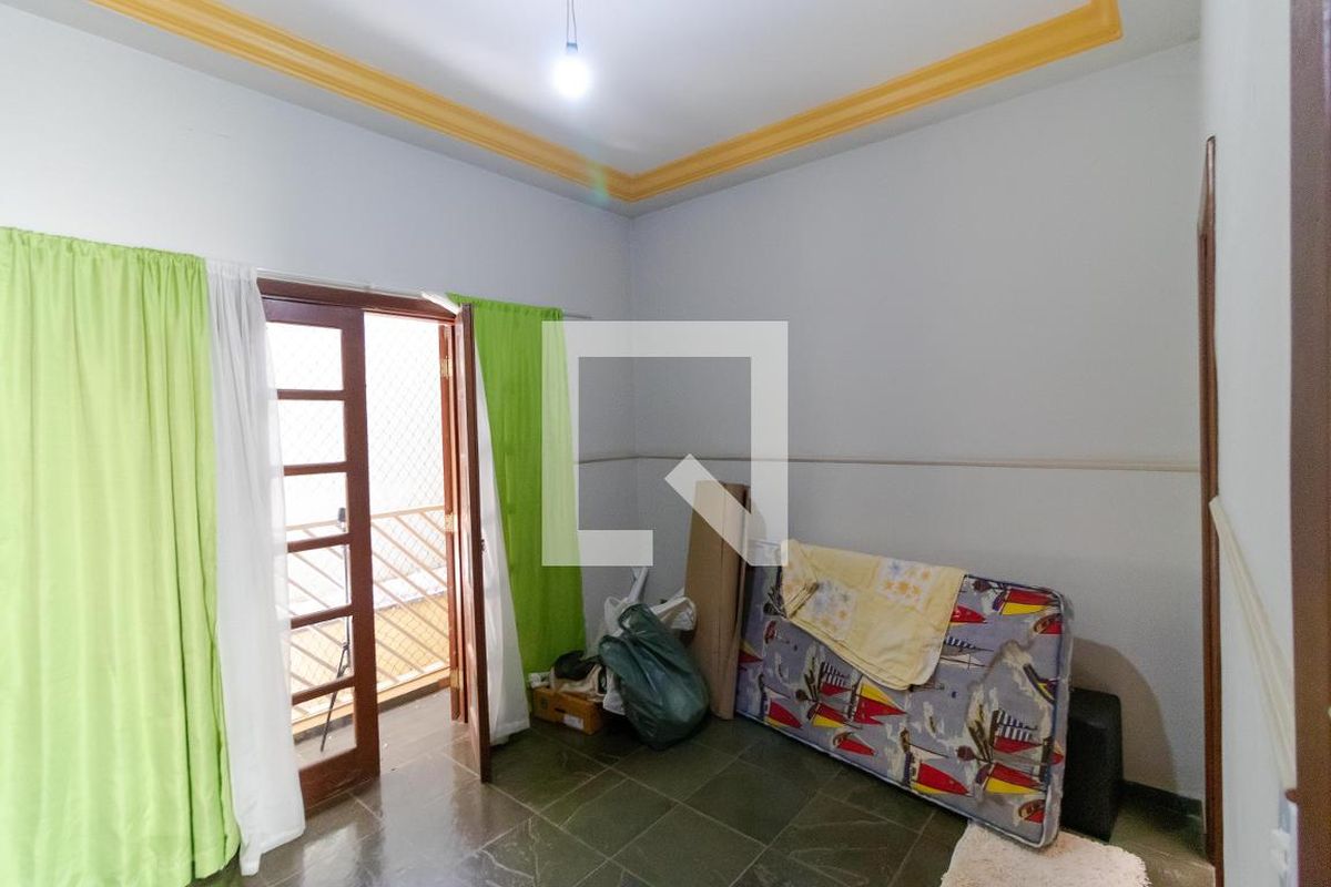 Casa à Venda - Jardim Flamboyant, 4 Quartos,  358 m2 em , Campinas - sp | SoloBR