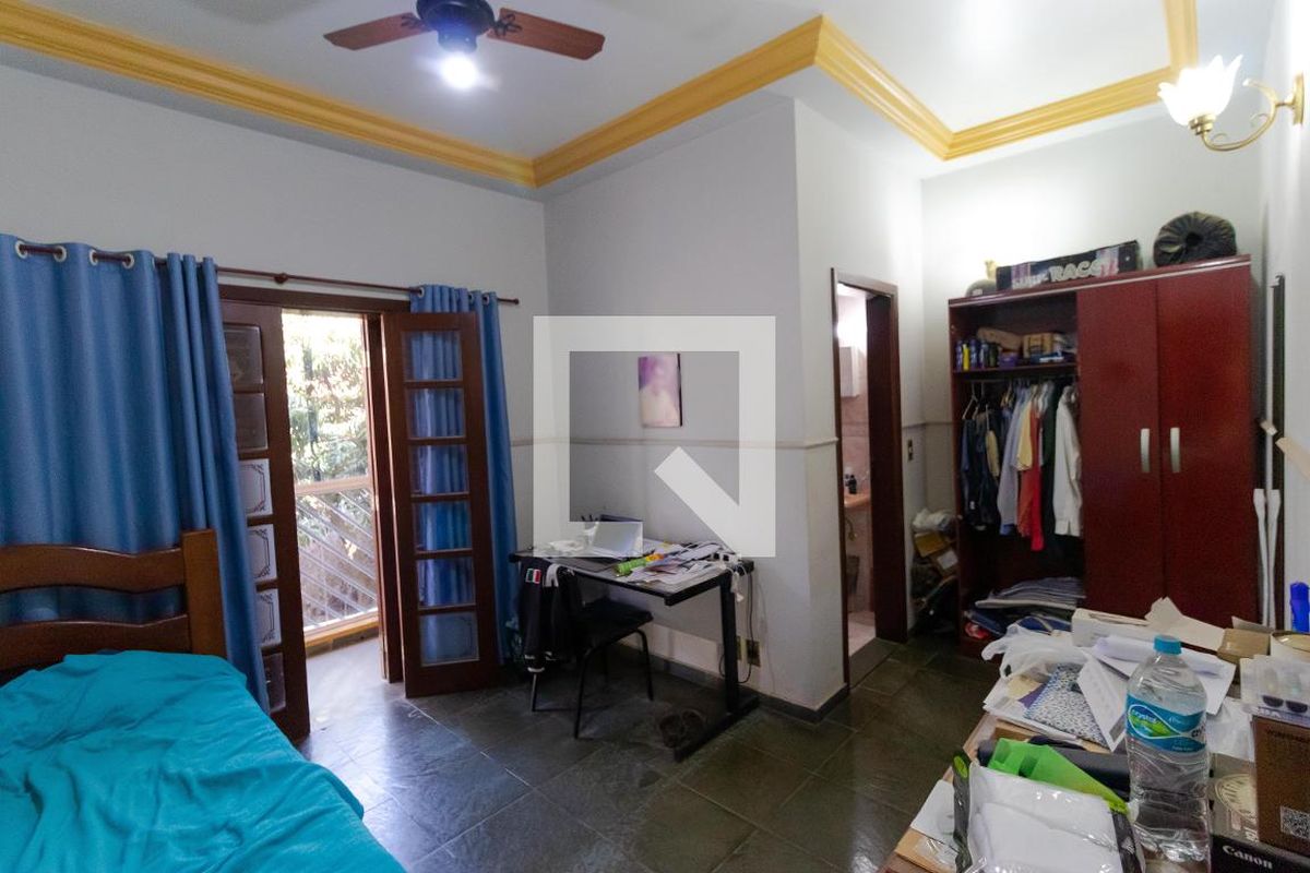 Casa à Venda - Jardim Flamboyant, 4 Quartos,  358 m2 em , Campinas - sp | SoloBR