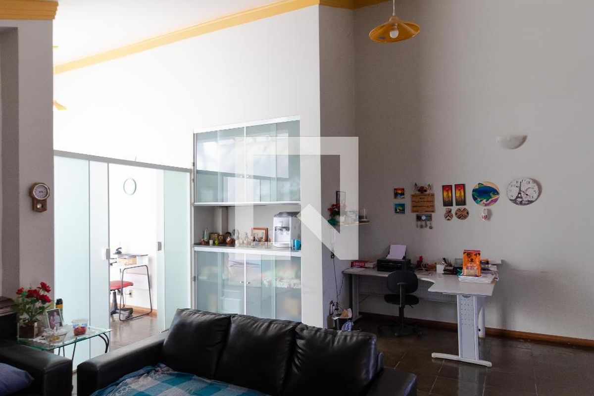 Casa à Venda - Jardim Flamboyant, 4 Quartos,  358 m2 em , Campinas - sp | SoloBR