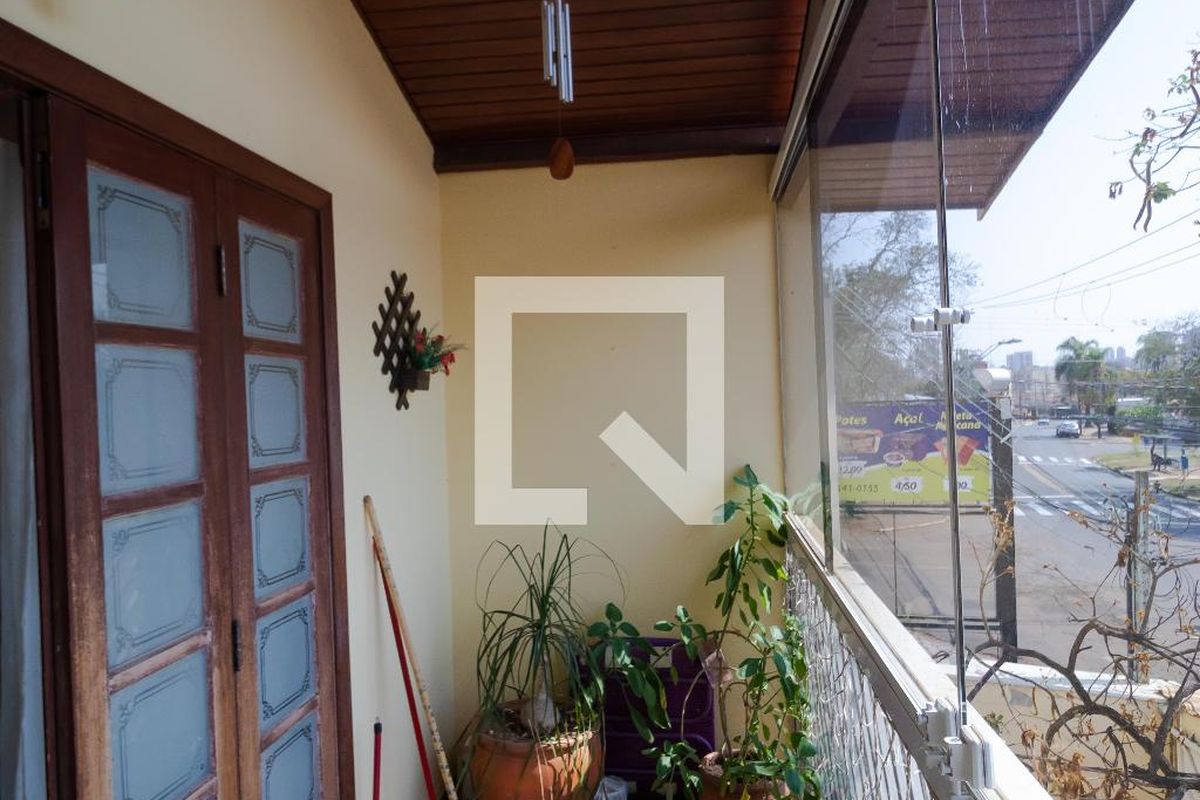 Casa à Venda - Jardim Flamboyant, 4 Quartos,  358 m2 em , Campinas - sp | SoloBR