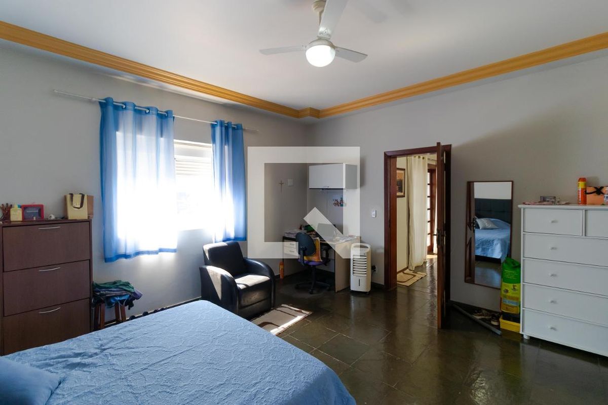Casa à Venda - Jardim Flamboyant, 4 Quartos,  358 m2 em , Campinas - sp | SoloBR