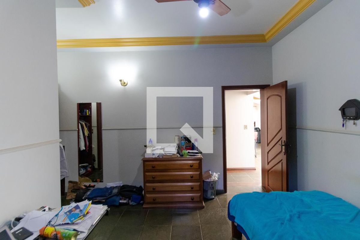 Casa à Venda - Jardim Flamboyant, 4 Quartos,  358 m2 em , Campinas - sp | SoloBR