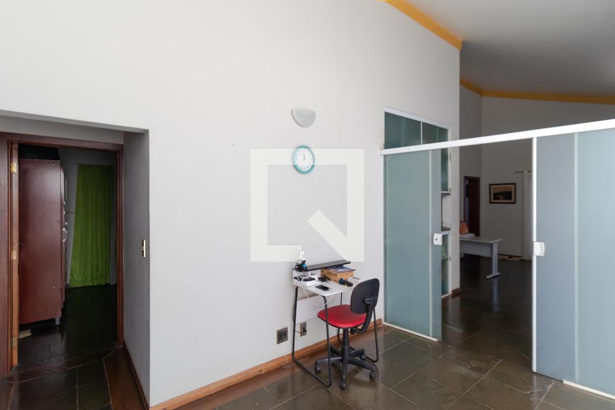 Casa à Venda - Jardim Flamboyant, 4 Quartos,  358 m2 em , Campinas - sp | SoloBR