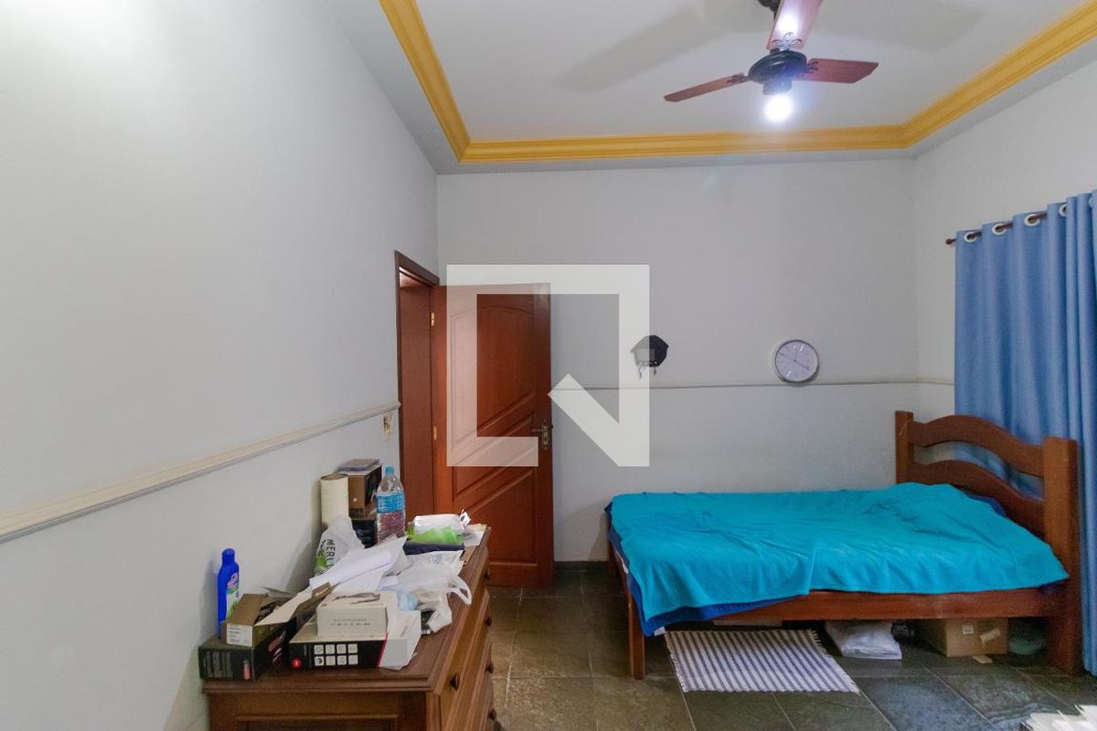 Casa à Venda - Jardim Flamboyant, 4 Quartos,  358 m2 em , Campinas - sp | SoloBR