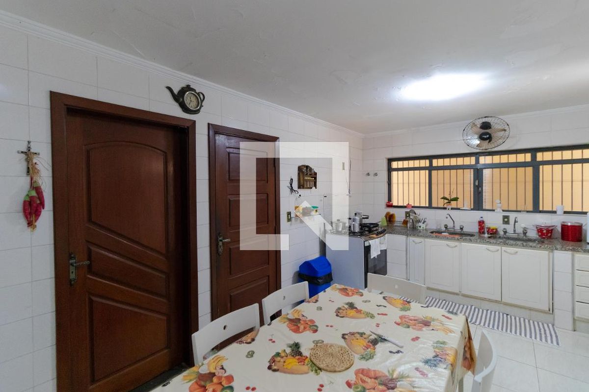 Casa à Venda - Jardim Flamboyant, 4 Quartos,  358 m2 em , Campinas - sp | SoloBR