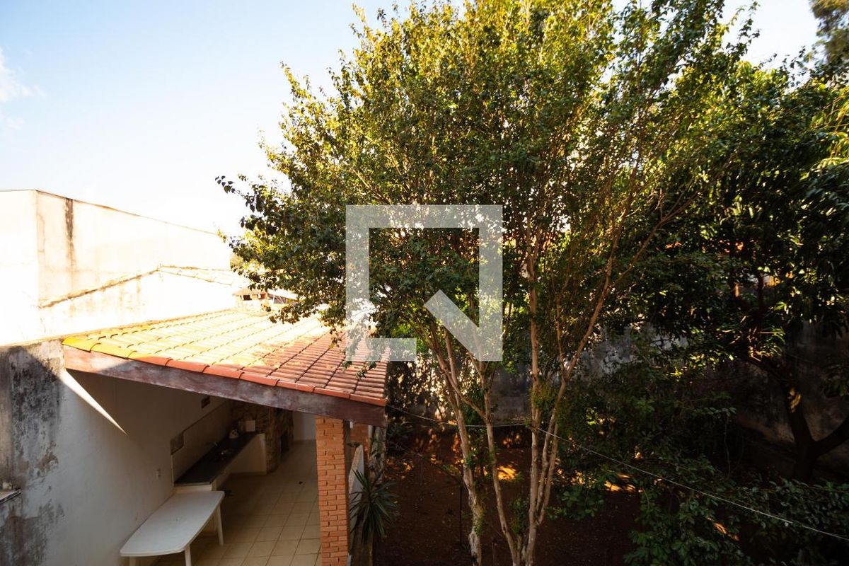 Casa à Venda - Jardim Flamboyant, 4 Quartos,  358 m2 em , Campinas - sp | SoloBR