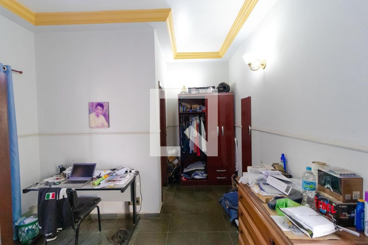 Casa à Venda - Jardim Flamboyant, 4 Quartos,  358 m2 em , Campinas - sp | SoloBR