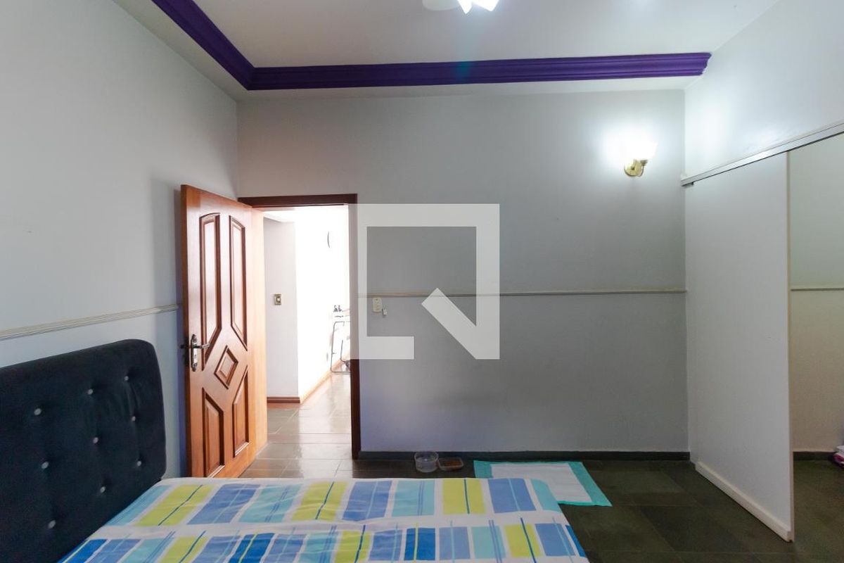 Casa à Venda - Jardim Flamboyant, 4 Quartos,  358 m2 em , Campinas - sp | SoloBR
