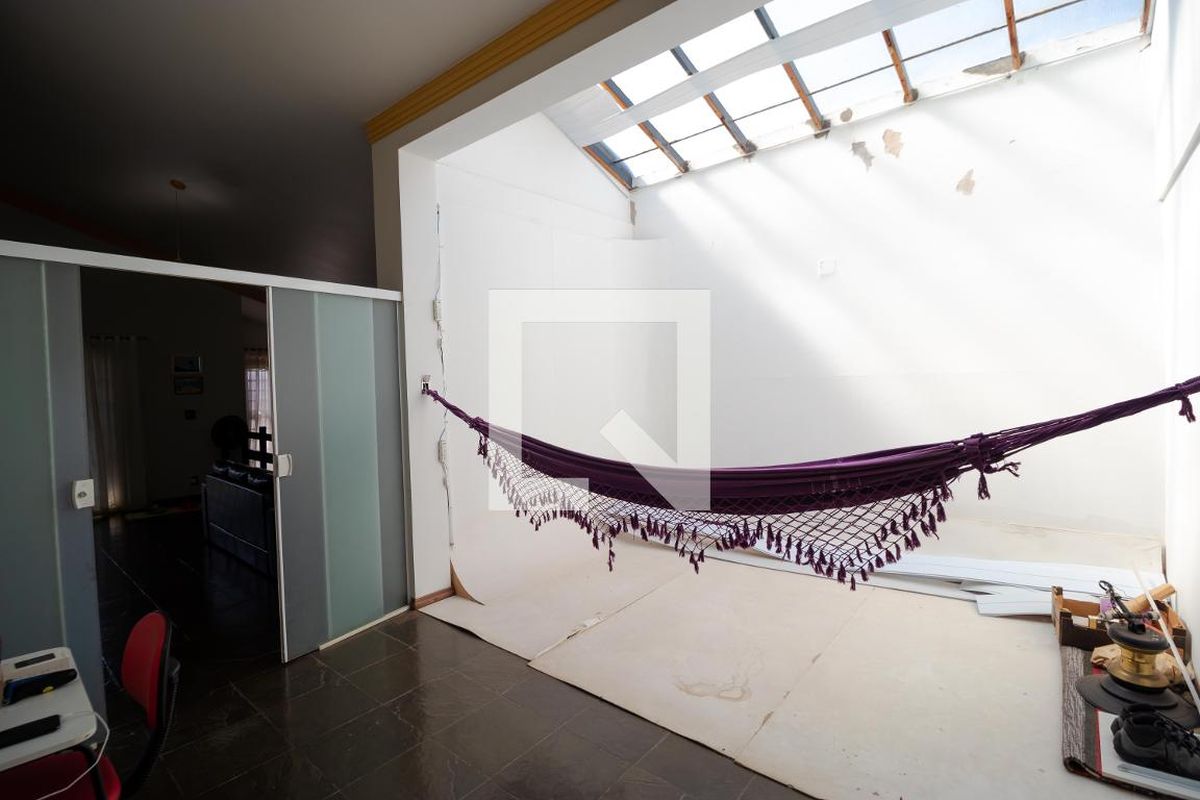 Casa à Venda - Jardim Flamboyant, 4 Quartos,  358 m2 em , Campinas - sp | SoloBR