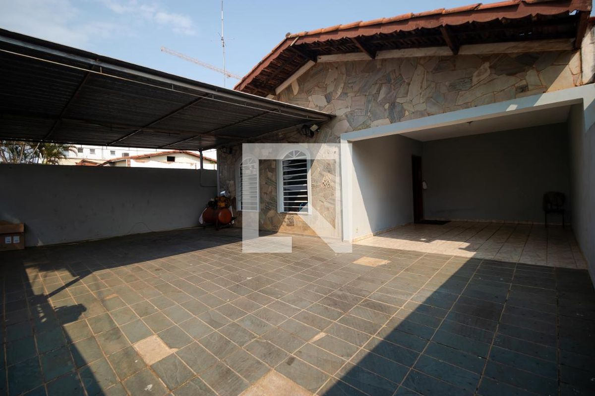 Casa à Venda - Mansões Santo Antônio, 4 Quartos,  285 m2 em , Campinas - sp | SoloBR