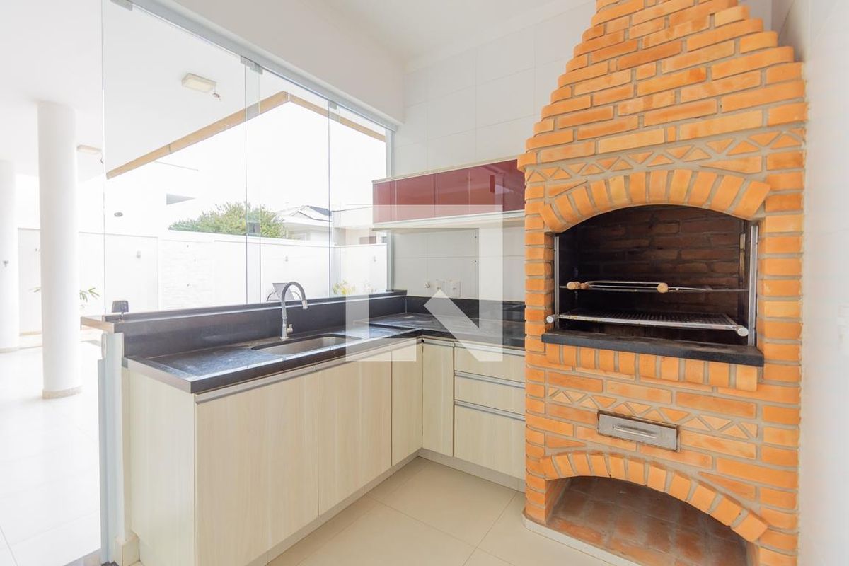 Casa à Venda - Swiss Park, 4 Quartos,  318 m2 em , Campinas - sp | SoloBR