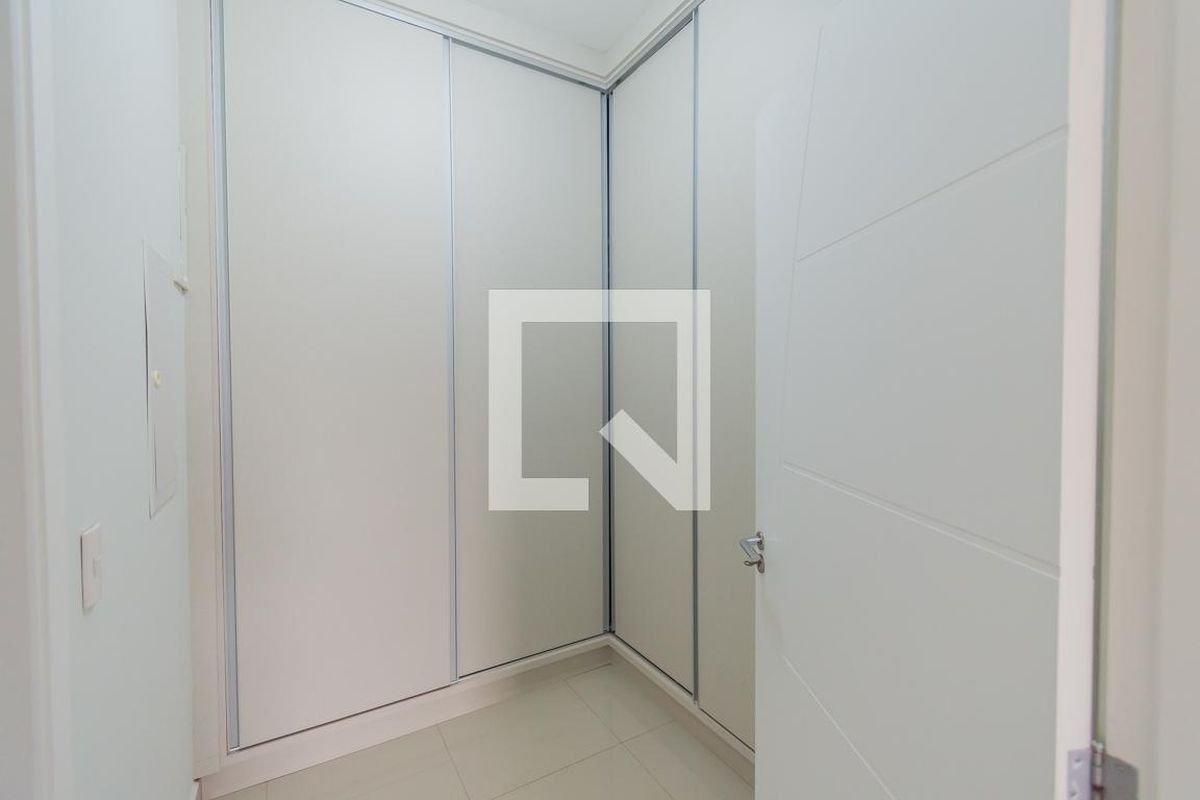 Casa à Venda - Swiss Park, 4 Quartos,  318 m2 em , Campinas - sp | SoloBR