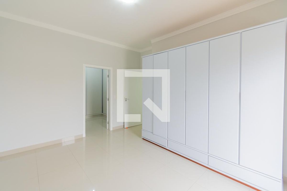 Casa à Venda - Swiss Park, 4 Quartos,  318 m2 em , Campinas - sp | SoloBR