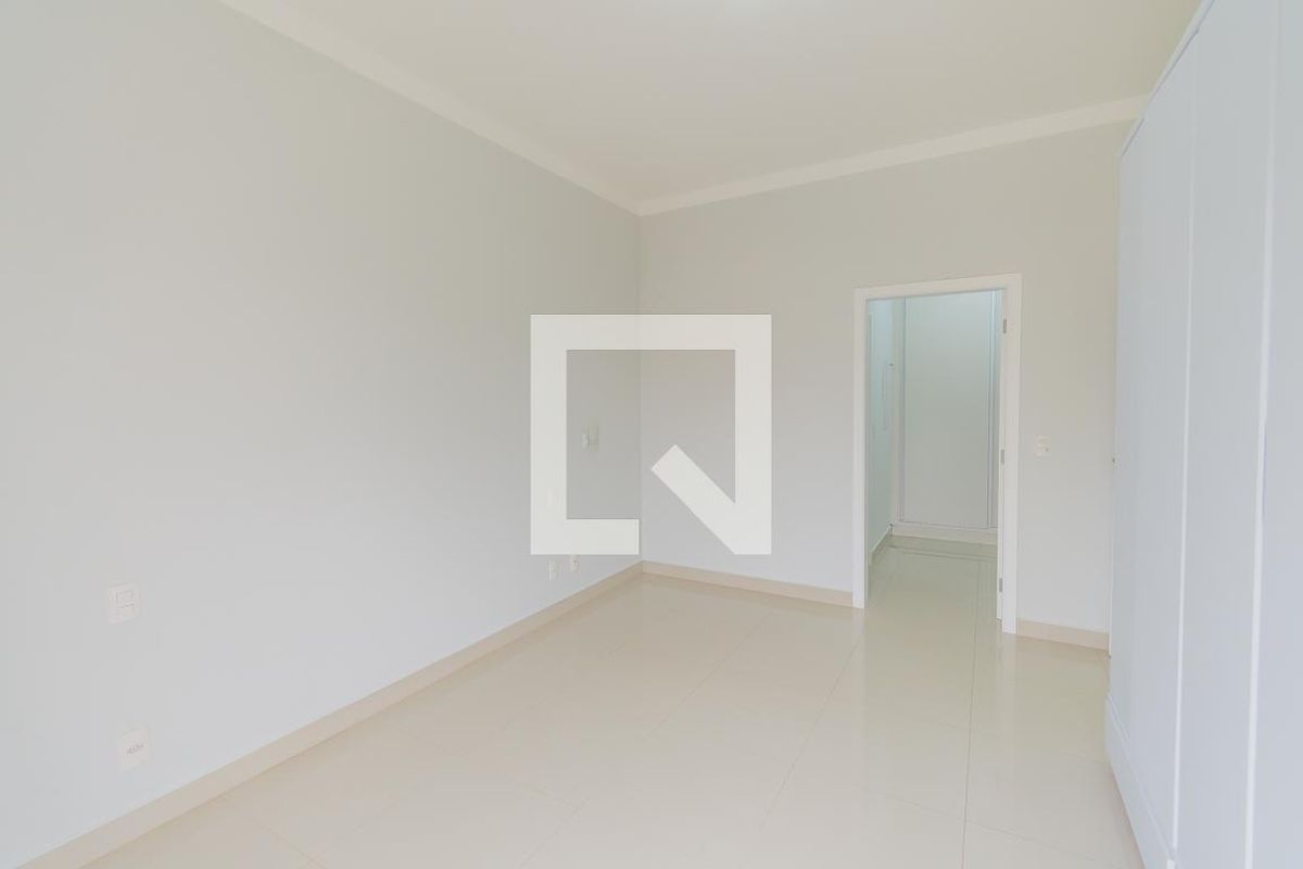 Casa à Venda - Swiss Park, 4 Quartos,  318 m2 em , Campinas - sp | SoloBR