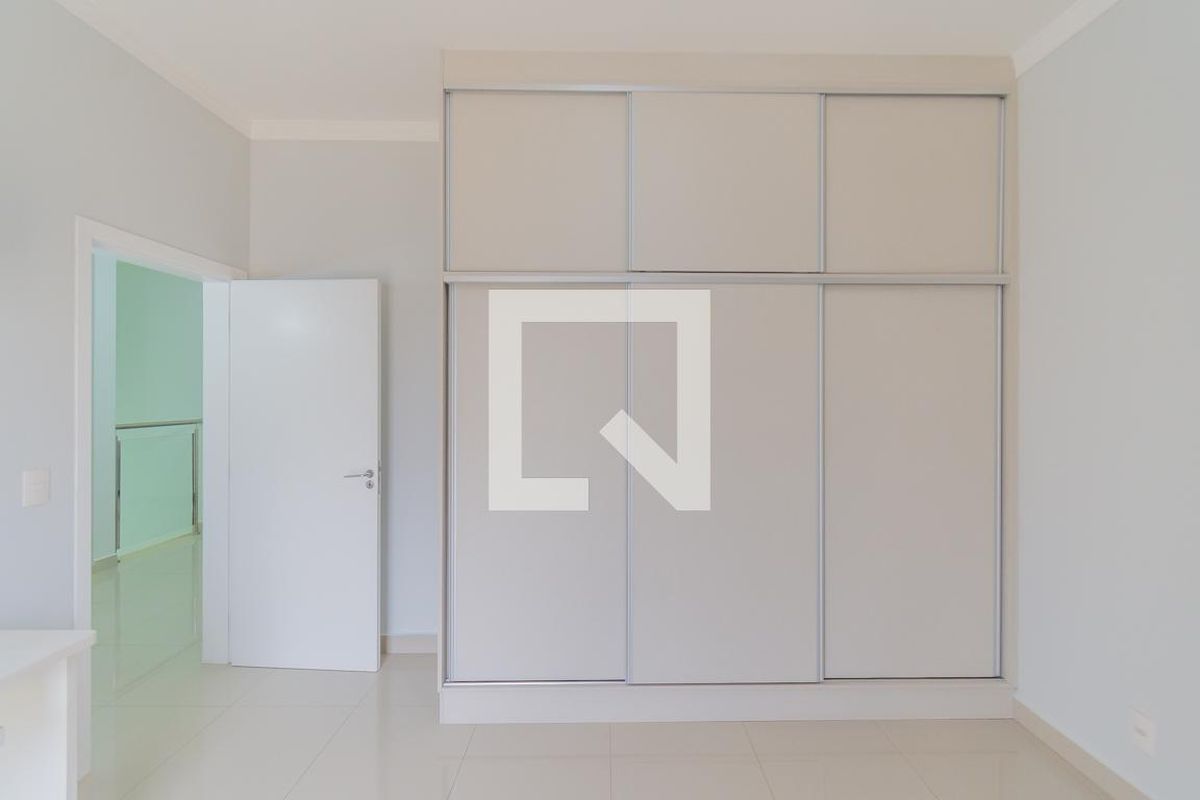 Casa à Venda - Swiss Park, 4 Quartos,  318 m2 em , Campinas - sp | SoloBR