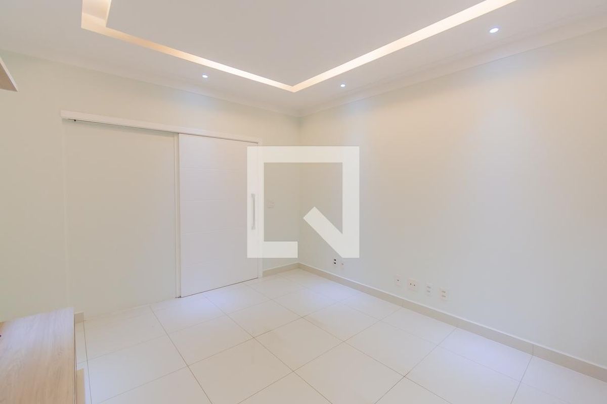 Casa à Venda - Swiss Park, 4 Quartos,  318 m2 em , Campinas - sp | SoloBR