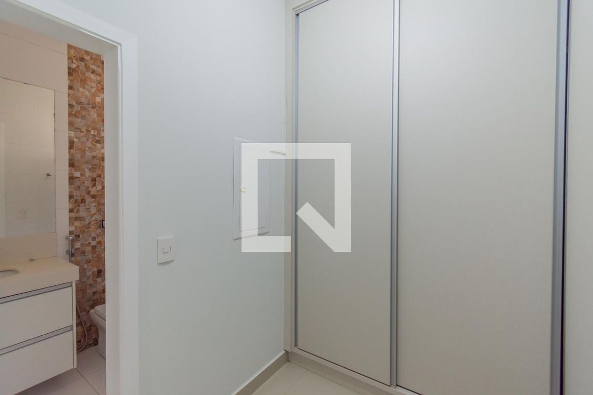 Casa à Venda - Swiss Park, 4 Quartos,  318 m2 em , Campinas - sp | SoloBR