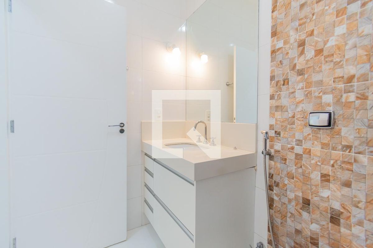 Casa à Venda - Swiss Park, 4 Quartos,  318 m2 em , Campinas - sp | SoloBR