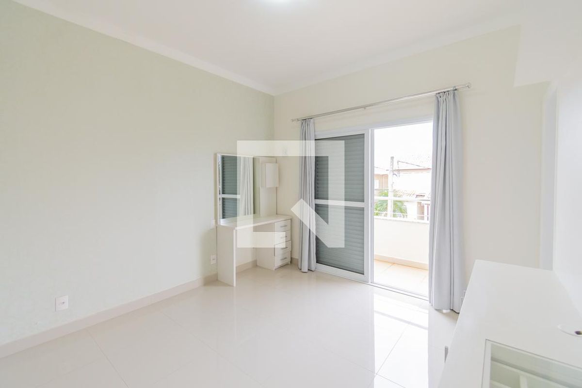 Casa à Venda - Swiss Park, 4 Quartos,  318 m2 em , Campinas - sp | SoloBR