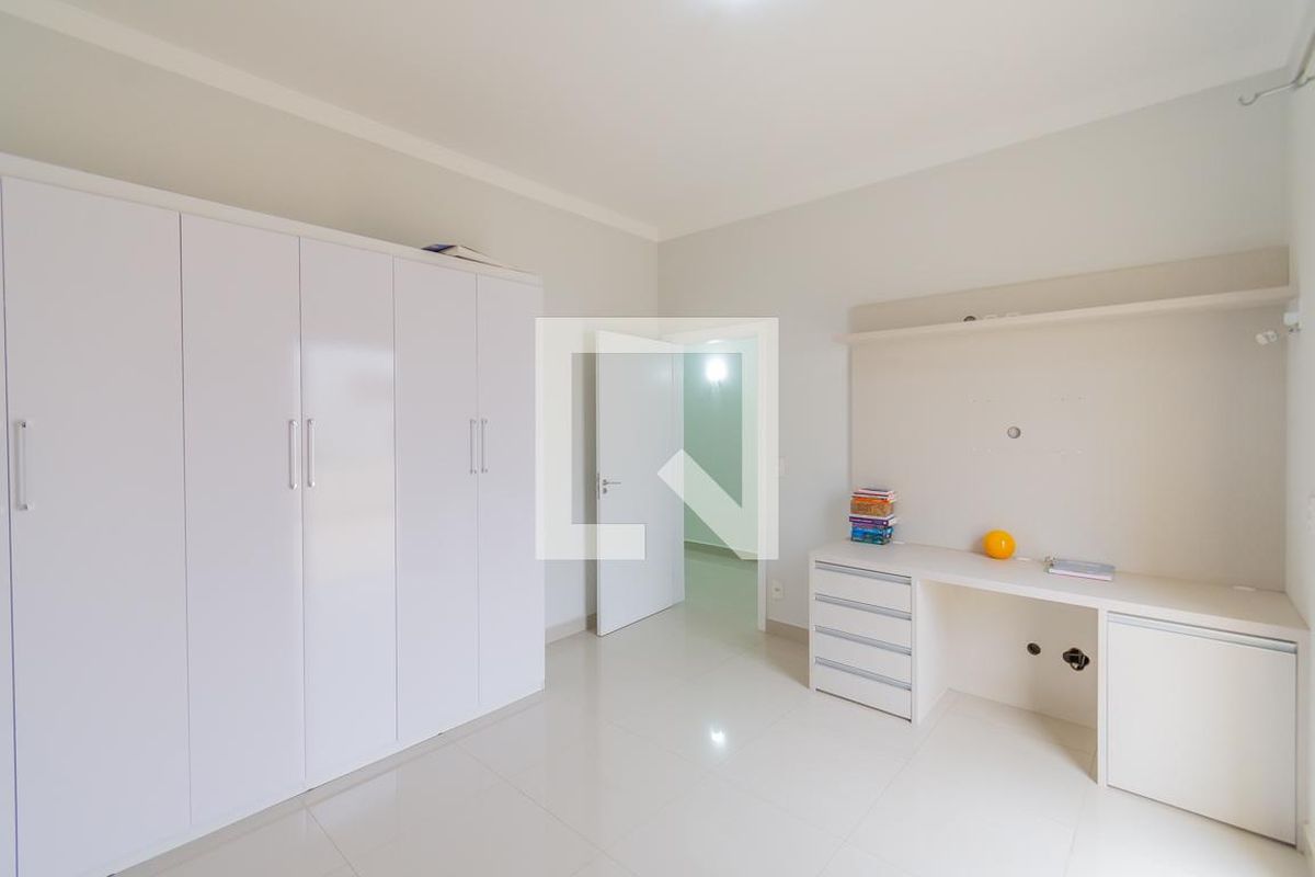 Casa à Venda - Swiss Park, 4 Quartos,  318 m2 em , Campinas - sp | SoloBR