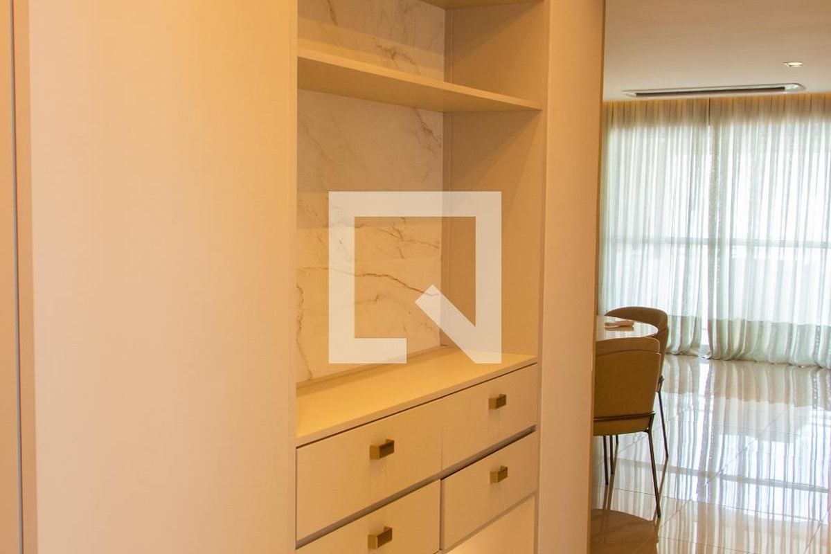Apartamento à Venda - Cambuí, 2 Quartos,  136 m2 em , Campinas - sp | SoloBR