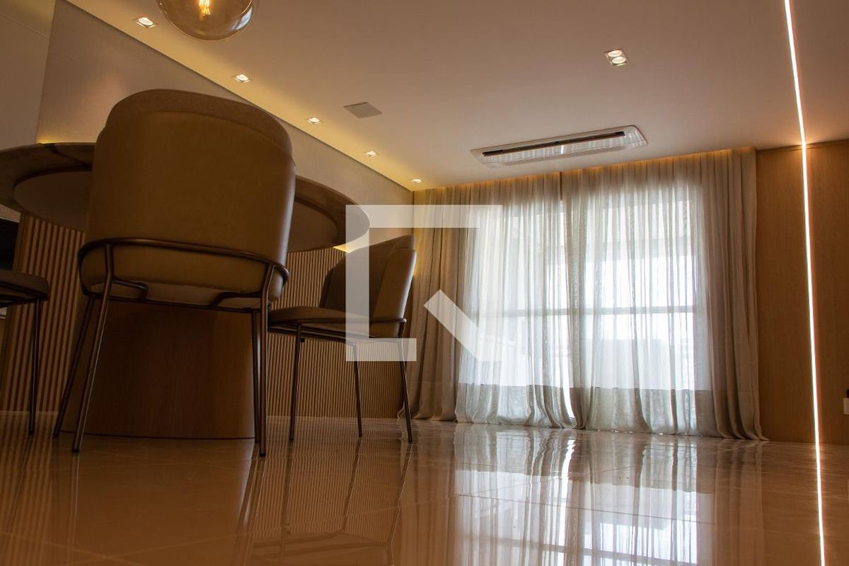Apartamento à Venda - Cambuí, 2 Quartos,  136 m2 em , Campinas - sp | SoloBR