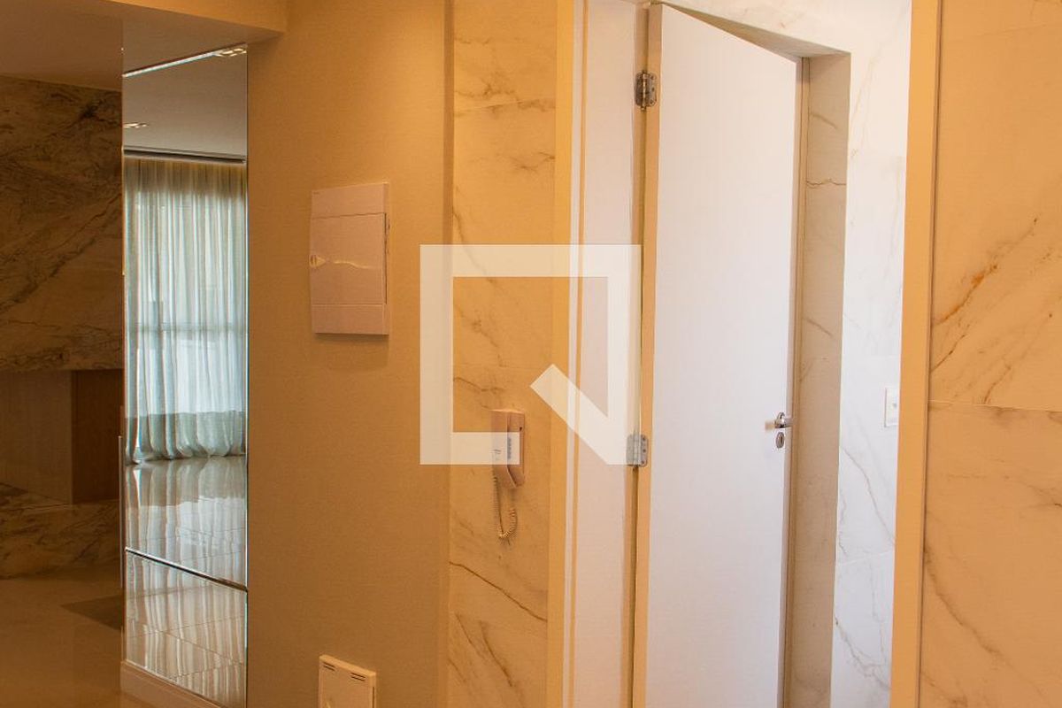 Apartamento à Venda - Cambuí, 2 Quartos,  136 m2 em , Campinas - sp | SoloBR
