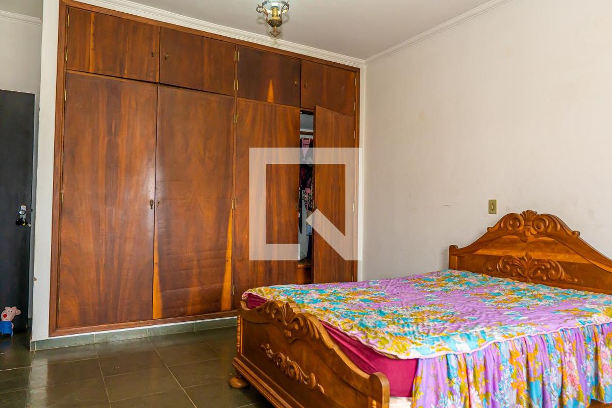 Casa à Venda - Parque Prado, 3 Quartos,  282 m2 em , Campinas - sp | SoloBR