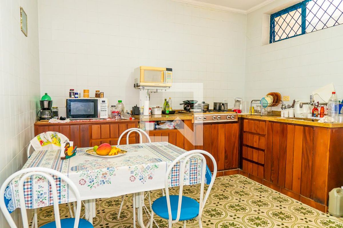 Casa à Venda - Parque Prado, 3 Quartos,  282 m2 em , Campinas - sp | SoloBR