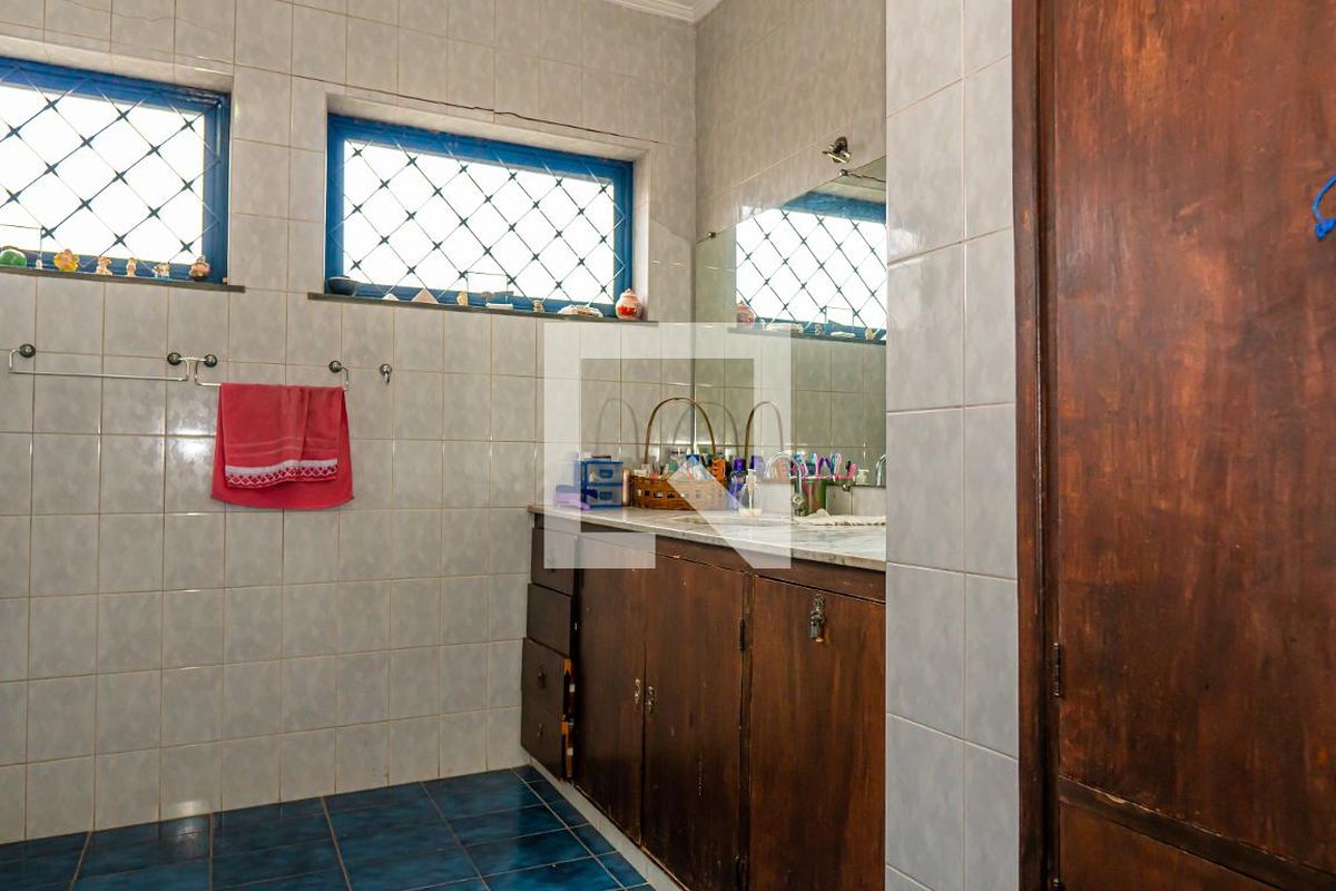 Casa à Venda - Parque Prado, 3 Quartos,  282 m2 em , Campinas - sp | SoloBR