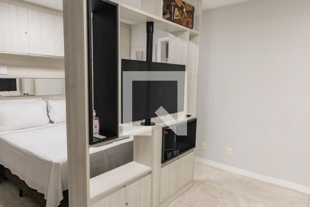 Apartamento, 1 quarto, 32 m² - Foto 2