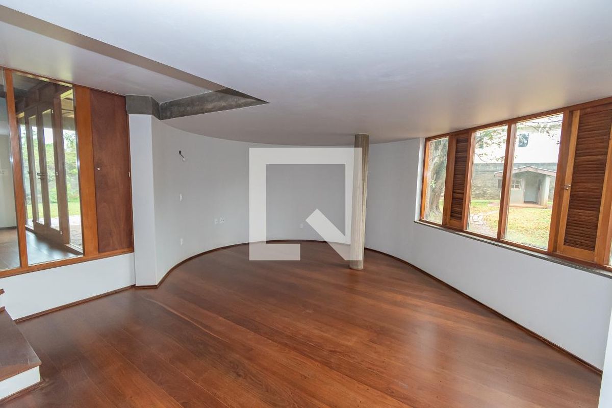 Casa à Venda - Mansões Santo Antônio, 3 Quartos,  250 m2 em , Campinas - sp | SoloBR