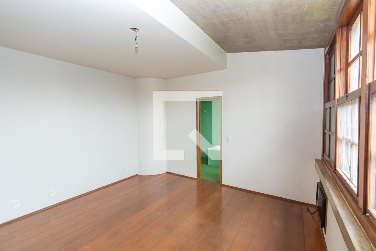 Casa à Venda - Mansões Santo Antônio, 3 Quartos,  250 m2 em , Campinas - sp | SoloBR