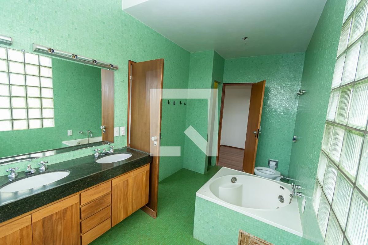 Casa à Venda - Mansões Santo Antônio, 3 Quartos,  250 m2 em , Campinas - sp | SoloBR