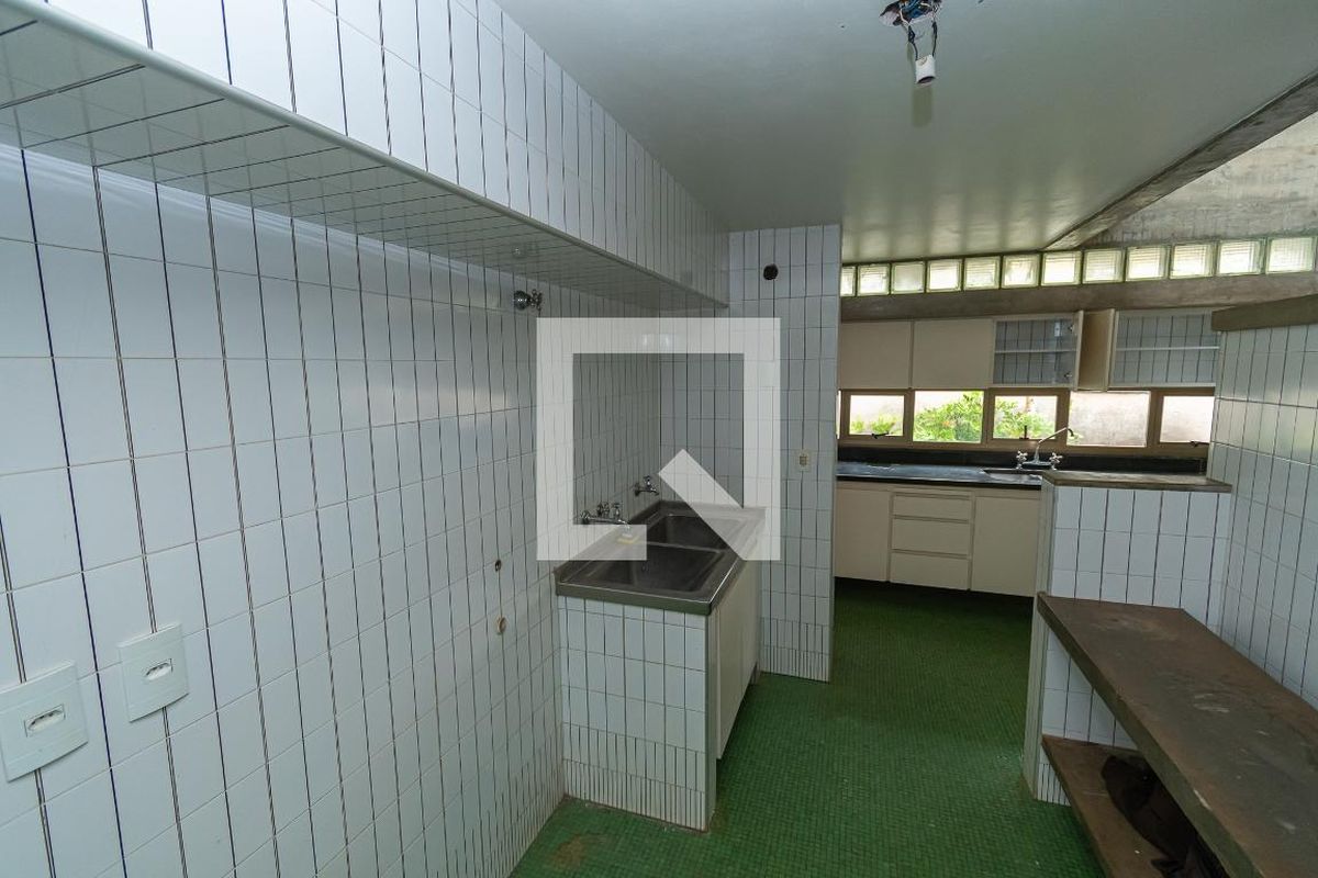 Casa à Venda - Mansões Santo Antônio, 3 Quartos,  250 m2 em , Campinas - sp | SoloBR