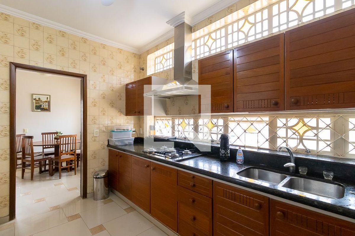 Casa à Venda - Jardim Chapadão, 4 Quartos,  490 m2 em , Campinas - sp | SoloBR