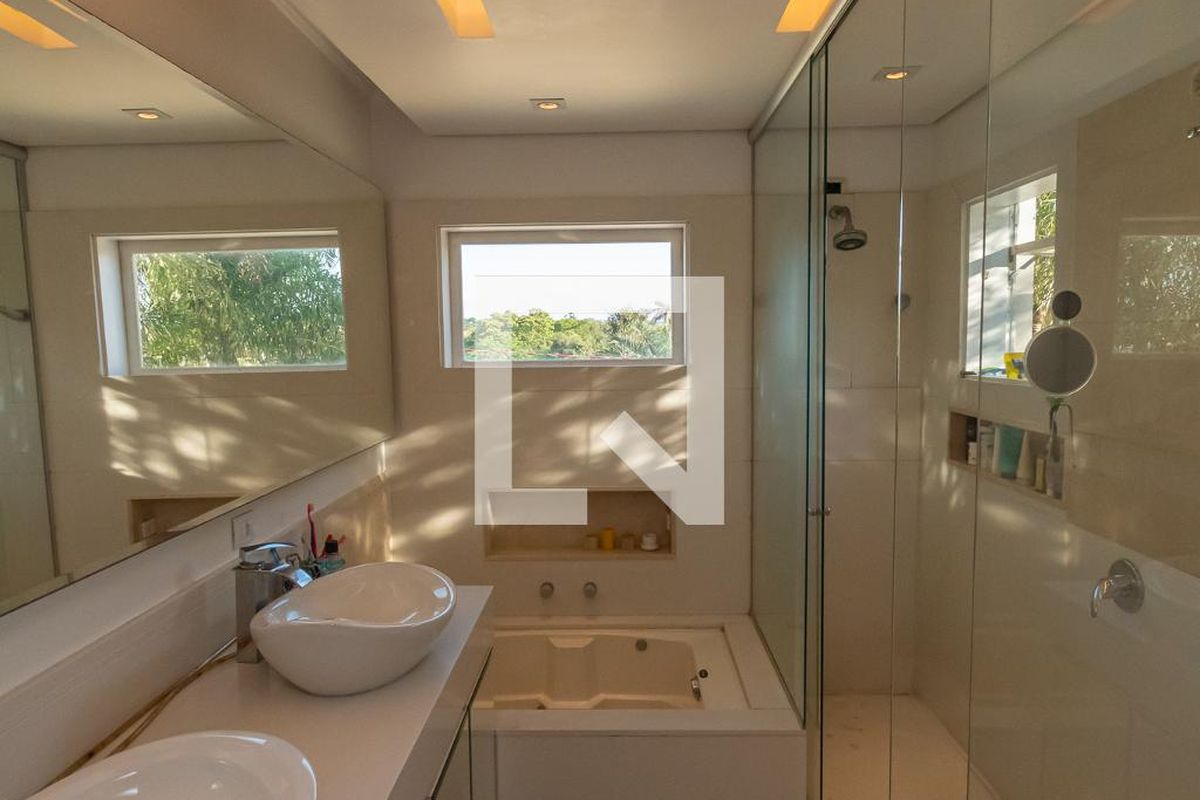 Casa à Venda - Lot. Alphaville Campinas , 4 Quartos,  439 m2 em , Campinas - sp | SoloBR