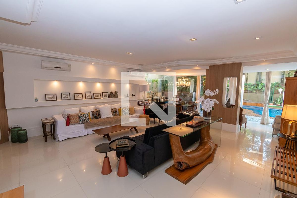 Casa à Venda - Lot. Alphaville Campinas , 4 Quartos,  439 m2 em , Campinas - sp | SoloBR