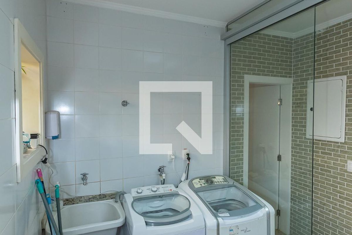 Casa à Venda - Lot. Alphaville Campinas , 4 Quartos,  439 m2 em , Campinas - sp | SoloBR