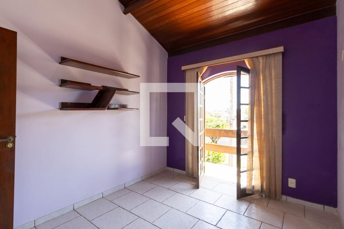 Casa à Venda - Jardim Flamboyant, 4 Quartos,  250 m2 em , Campinas - sp | SoloBR
