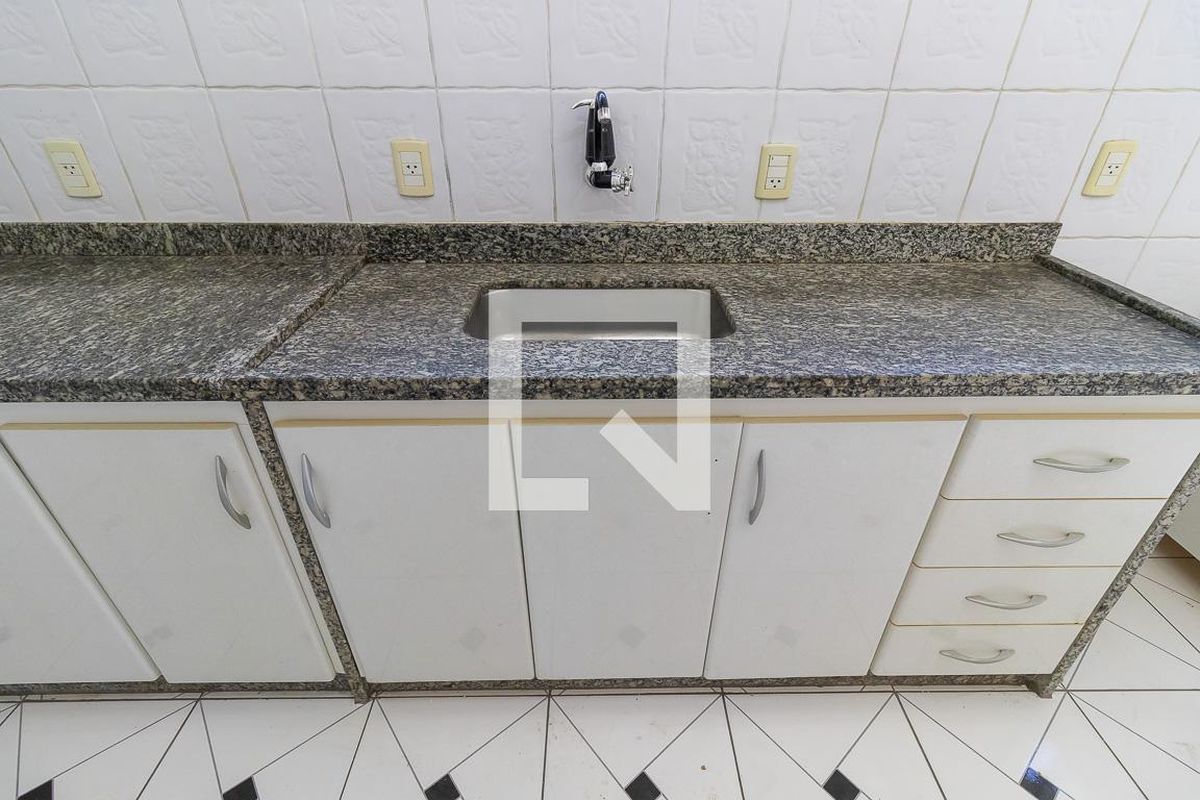 Casa à Venda - Jardim Flamboyant, 4 Quartos,  250 m2 em , Campinas - sp | SoloBR