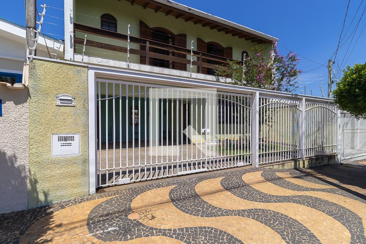 Casa à Venda - Jardim Flamboyant, 4 Quartos,  250 m2 em , Campinas - sp | SoloBR