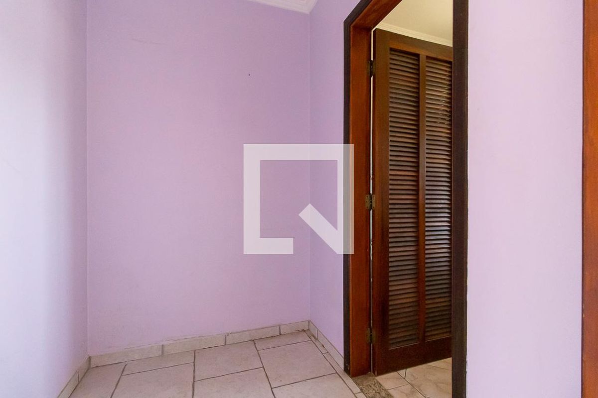 Casa à Venda - Jardim Flamboyant, 4 Quartos,  250 m2 em , Campinas - sp | SoloBR