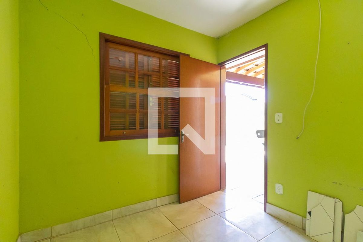 Casa à Venda - Jardim Flamboyant, 4 Quartos,  250 m2 em , Campinas - sp | SoloBR